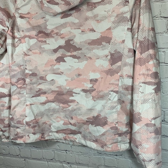 New Balance Camo Lightweight Windbreaker Medium - Picture 6 of 11